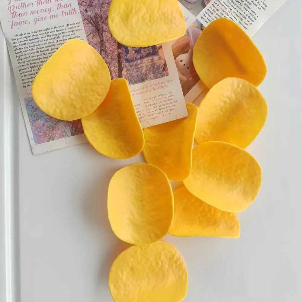 2/4/6Pcs Funny Hair Clips Simulated Potato Chip Hairpin Creative Cute Students Duckbill Clip Side Clip Hair Accessories 2025 Z250729
