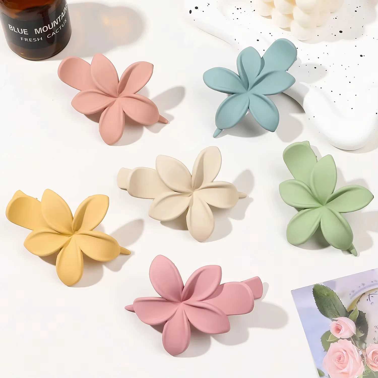 Fashion Frosted Plastic Flower Shape Hair Clips Girls Hair Claw Duckbill Clip Cute Hair Accessories No-Slip Barrettes Hairpins Hair Accessories Z25072