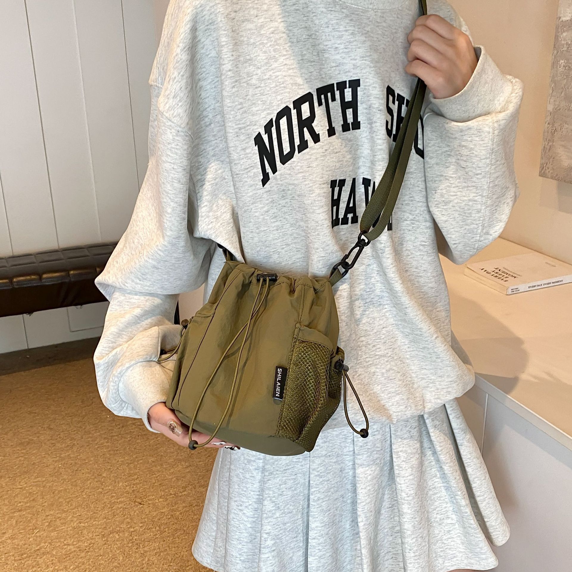 DHAL Ins Style Drawstring Bucket Outdoor Casual Fashion Versatile Nylon Crossbody Simple Lightweight Shoulder Bag