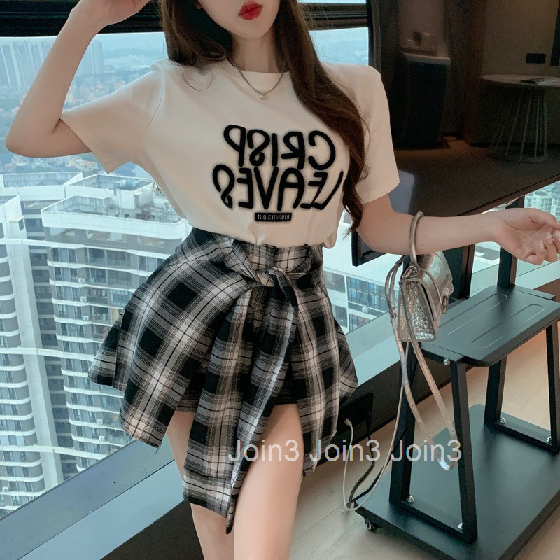Summer New Two-piece Set Womens Casual Personality Printed Short-sleeved T-shirt + Plaid Shorts Skirt Set Women