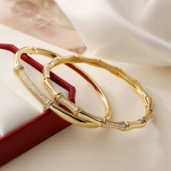 2025 New Coming Luxury Cubic Zirconia Pave Setting Wedding Jewelry Gold Color High Polish Bangles For Elegant Women