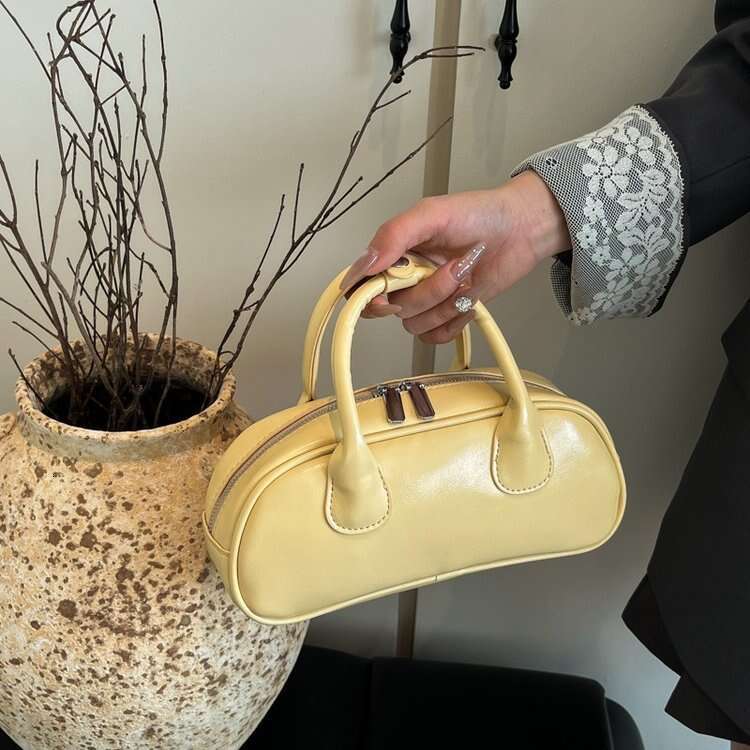 2025 New Summer Korean Niche Designer Baguette Ins Underarm Single Shoulder Handbag Crossbody Women's Bag