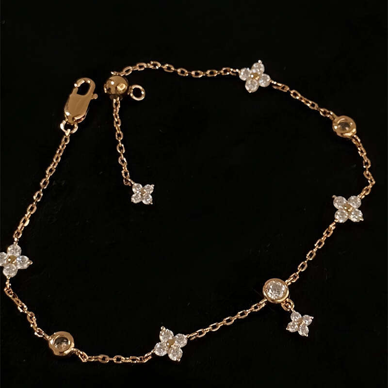 Real Gold Plated Zircon Flower Pendant Fashionable Elegant Bracelet Light High-end Feel Women's Jewelry