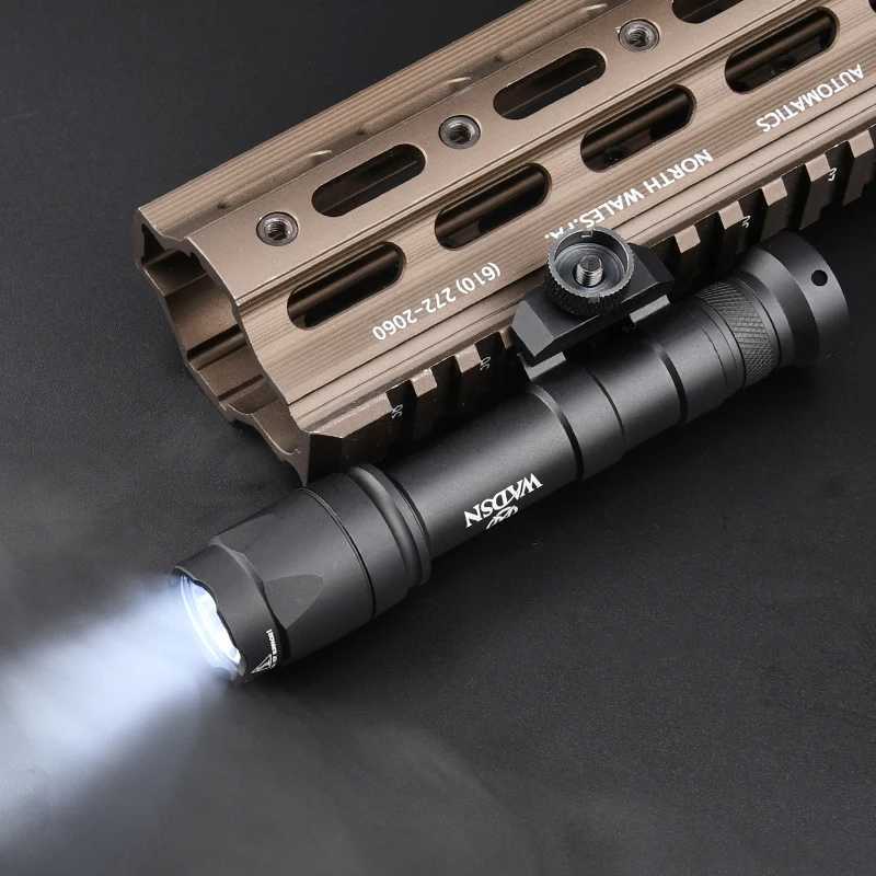 600 Lumen WADSN SF M600C Flashlight 510 Lumens M300A Torch White Spotlight Hunting Airsoft Scout Light Fits 20MM Picatinny Rail R250728
