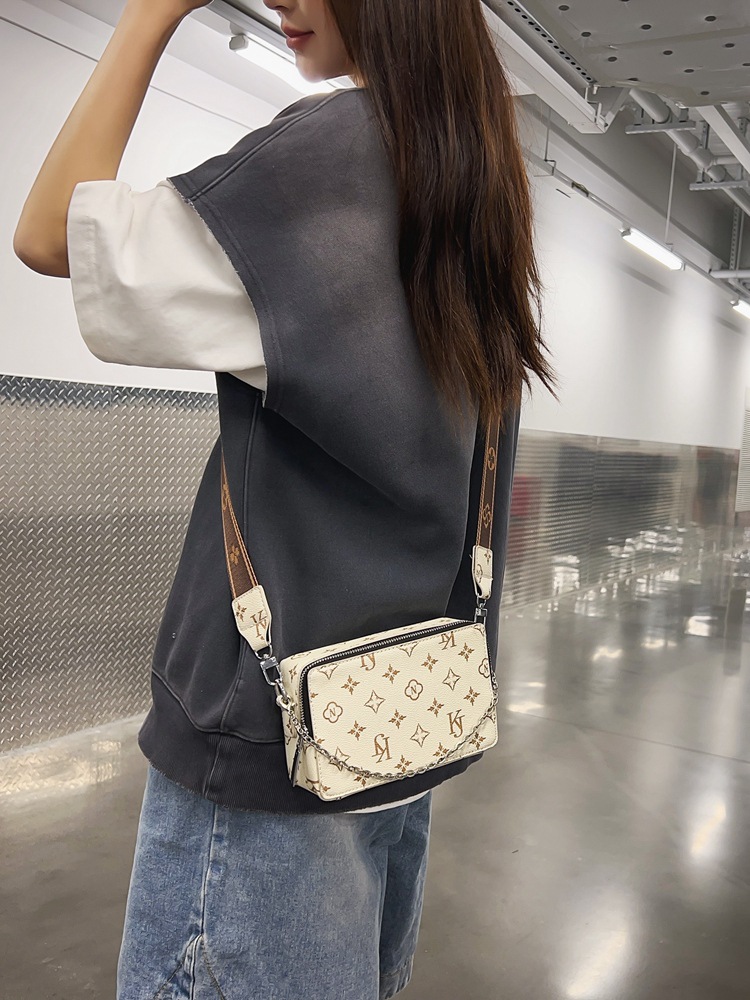 Men's crossbody bag senior sense new leather old single shoulder bag tide brand bag female chain small body bag 2025
