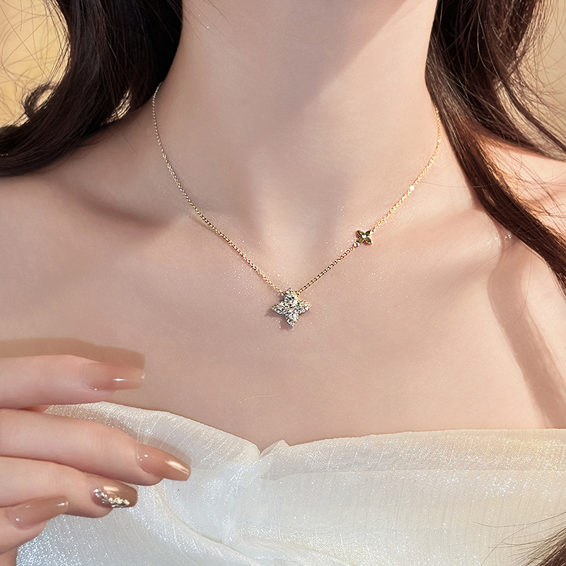 Light Niche Full Dia Four-Leaf Clover Pendant Necklace for Women, High-End Clavicle Chain, 2025 New Model, Daily Versatile Neck Chain Jewelry for Wome