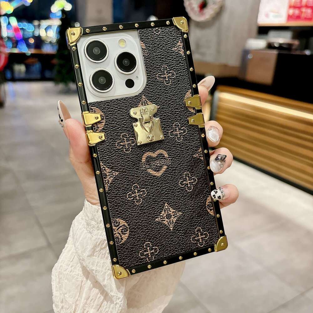 DHgadgets Suitable for iPhone 16 Classic Leather Texture Heart Pattern Presbyopia Apple 15 Samsung S25U Phone Case