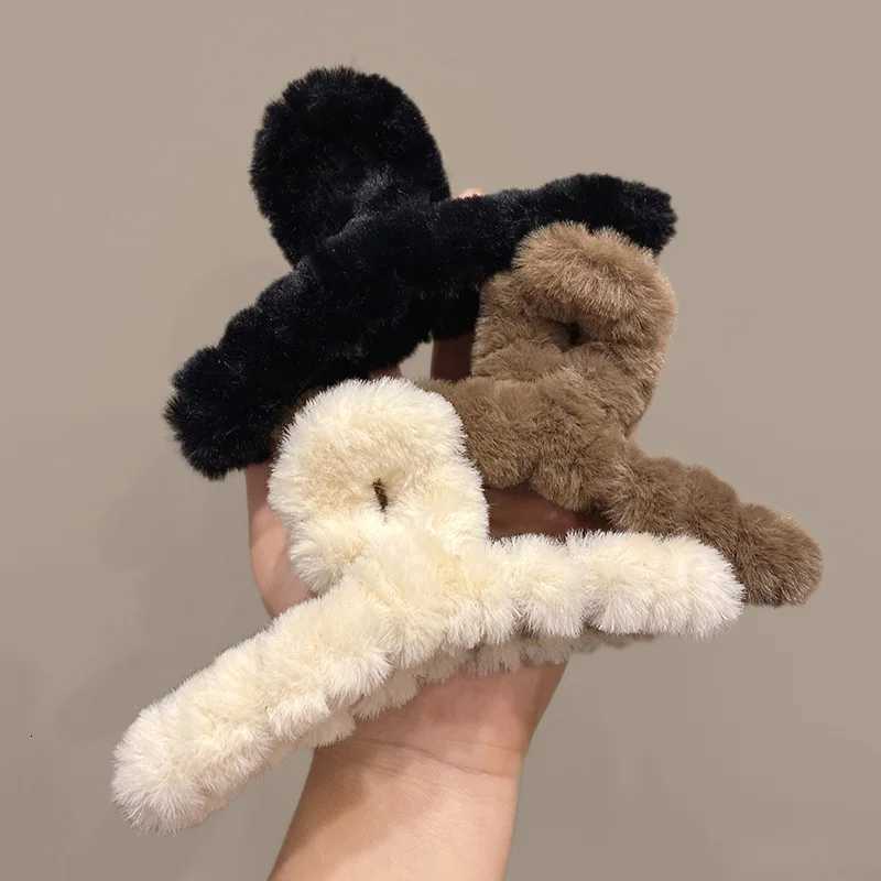 Molans Large Plush Hair Claw Shark Clip Simple Barrettes Crab Hair Clips For Women Hairgrips Autumn Winter Hair Accessories Z250729
