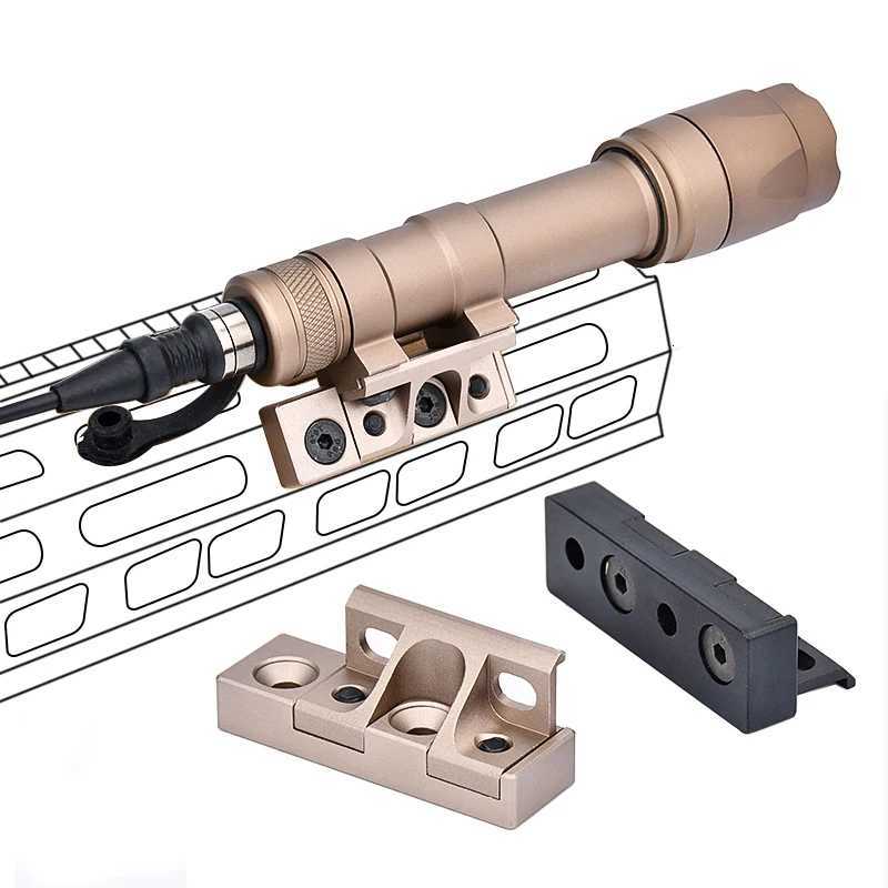 WADSN Tactical M300A MINI ScoutLight Airsoft M600 High Power Flashlight White LED Hunting M300 Spotlight Compatible with Mlok Keymod Offset R250728