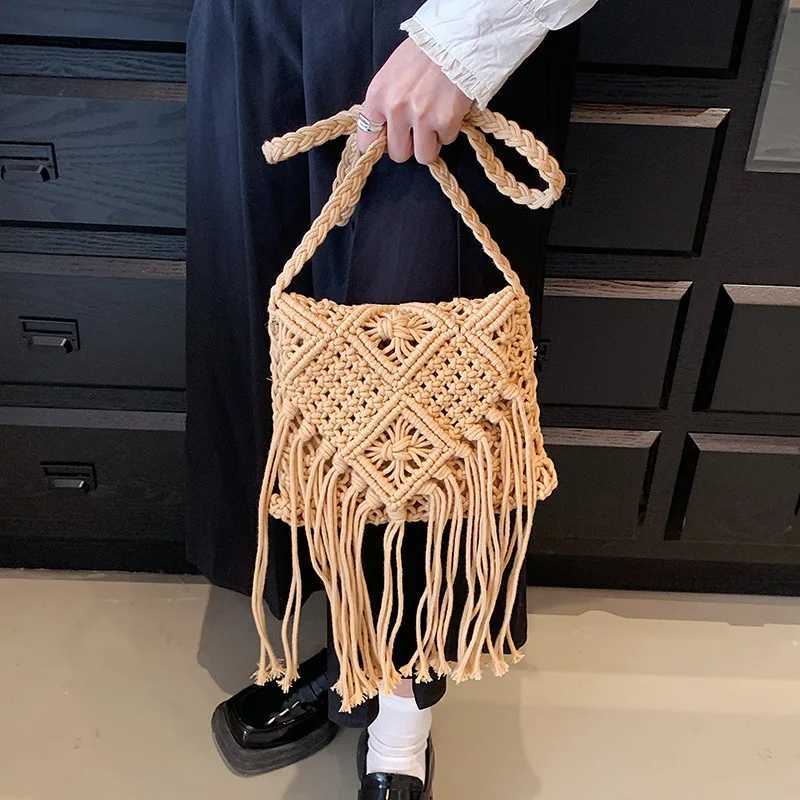 New Straw Bag Bohemian Tassel Beach Bag Women Crochet Fringed Crossbody Ultralight Shoulder Bag Small Bolsos FemininaW251028