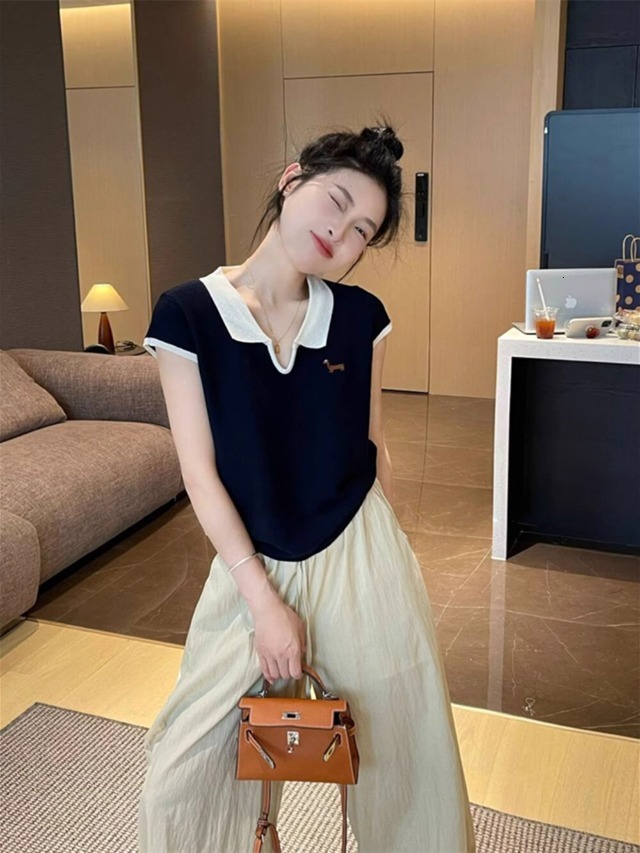 2025 Blue Ice Silk Collar Women's T-shirt Summer Regular Shoulder Color blocked Embroidered Short Sleeve Knitted V-neck Short Top New Designer T-