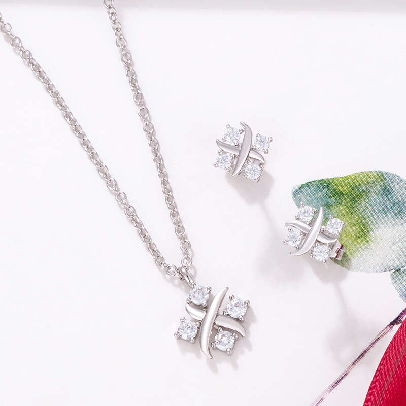 T Brand 2022 New Trendy Cross Necklace X-shaped Design Red Light Versatile Elegant Collarbone Chain for Women