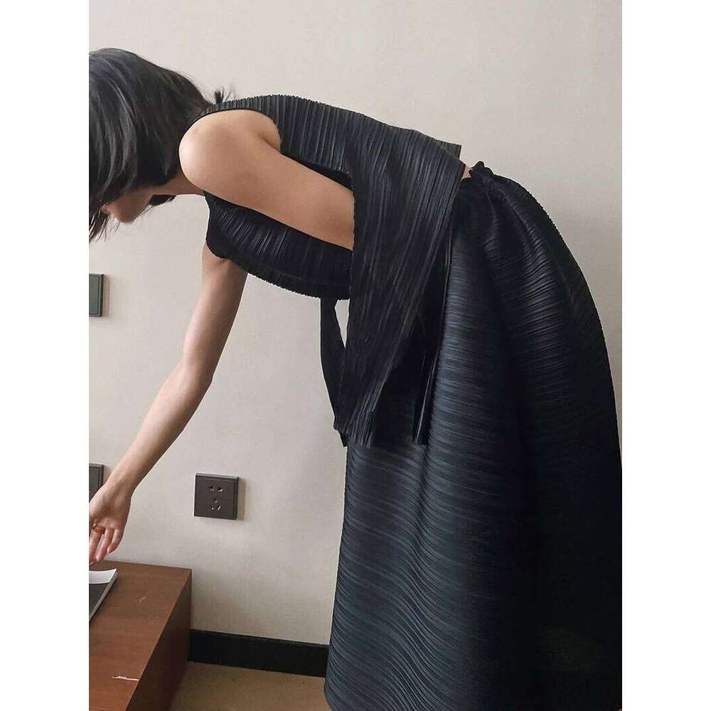 Miyake Pleats Summer Sleeveless Waistless Sexy Elegant Korean Designer Fashion Wearing Blue Two Pieces Dress Sets