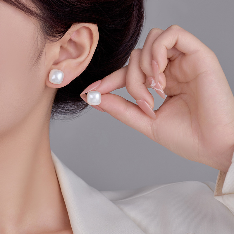 Elegant Freshwater Pearl Square Stud Earrings for Women 18K Real Gold Plated Diamond Imitation Freshwater Stud Pearl Classical Earring Wedding Jewelry