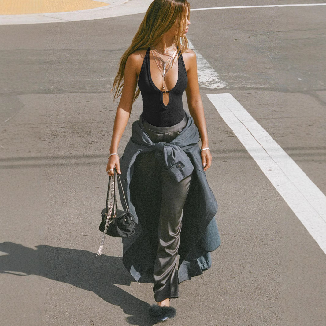 2025 Hot Girl Heart Hollow Out Halter Neck Design Sense Sleeveless Crop Top Crop Top Vest