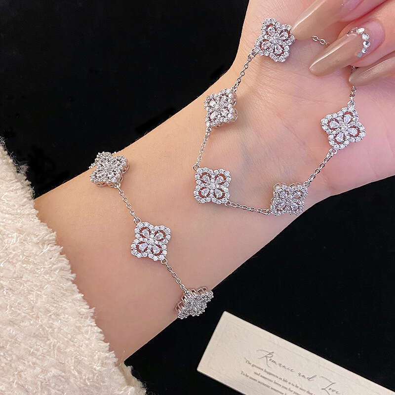 Four-Leaf Flower Full Dia Sier Hollow Micro-Paved Zircon Bracelet for Women, Designer Niche High-End Jewelry Heavy Craft Accessories