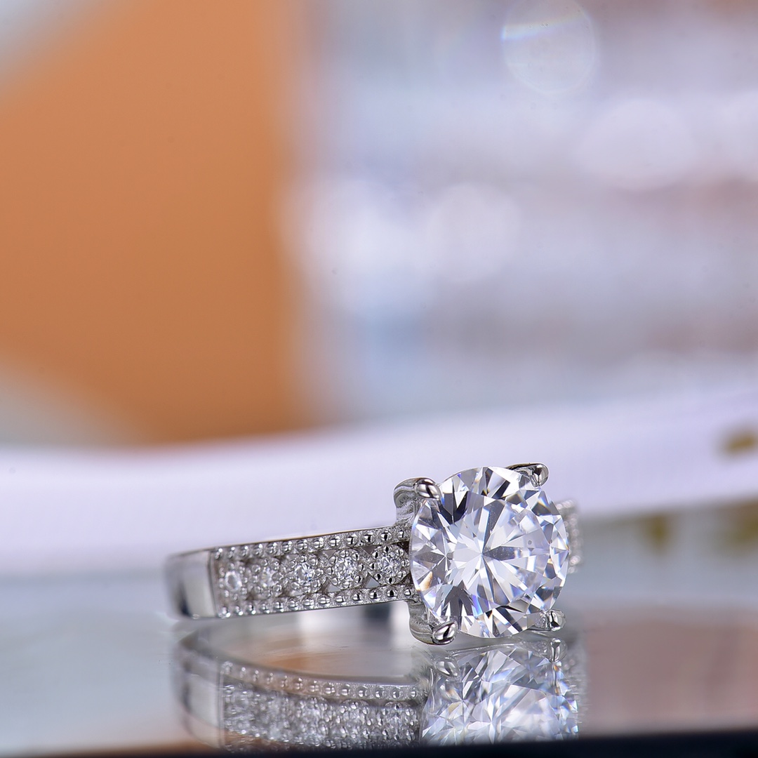 Starry Sky - Style Moissanite Ring - 2ct Center Stone, 925 Sterling Silver, Exquisitely Sparkling, Ideal for Proposals and Anniversaries