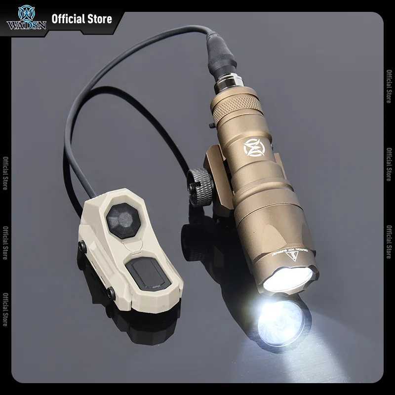 WADSN Tactical SF M300A/M600C Flashlight 400/600 Lumens White Light AXON Switch Hunting Scout Light Airsoft Accessories XJ250728