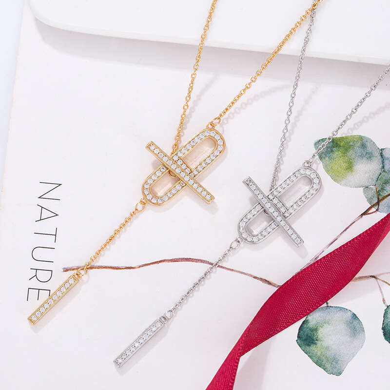 H Hollow Pig Nose Necklace Fashion V Gold Plated 8 Letter Inlaid Dia Light Tassel Pendant Clavicle Chain for Women ddmypluto