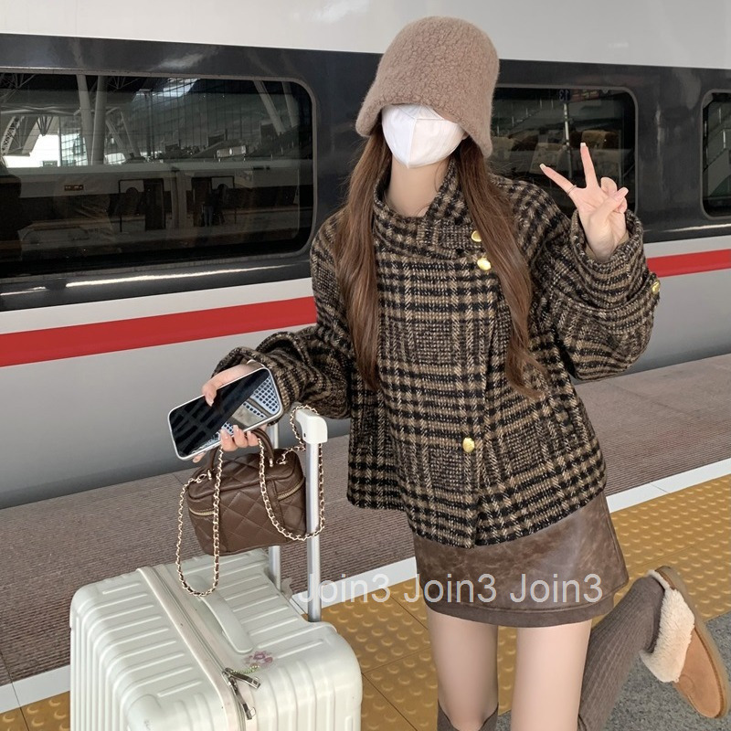 Winter New Fashionable Socialite Age-Reducing Lapel Cardigan Long Sleeve Quilted Short Coat Womens Top