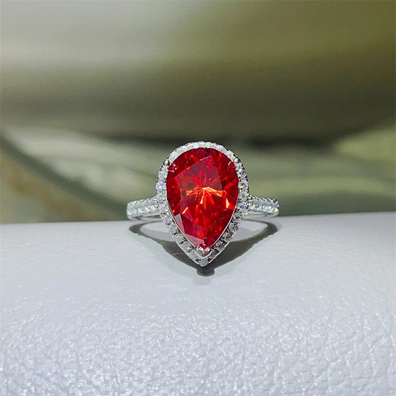 Pear Cut 5Ct Red Diamond Ring 925 Sterling Silver Party Wedding Band Rings for Women Bridal Engagement Jewelry 250729