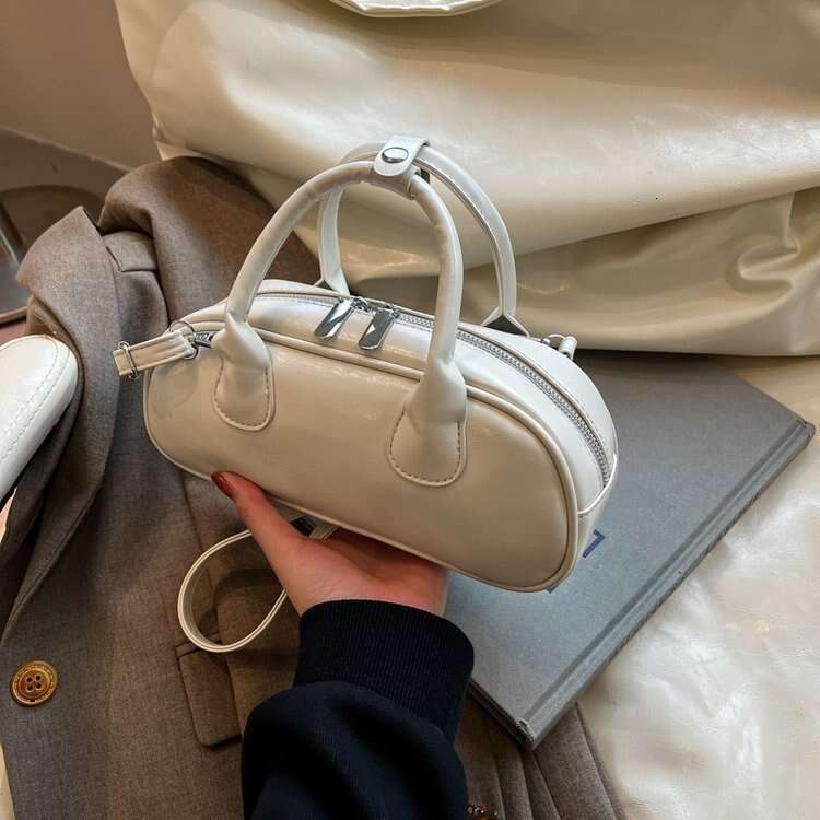 2025 New Summer Korean Niche Designer Baguette Ins Underarm Single Shoulder Handbag Crossbody Women's Bag