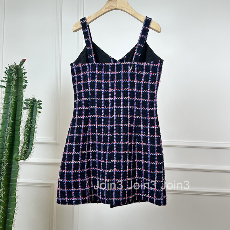 Little Fragrant Style New Checkered Single breasted Dress with Elegant Style Fashionable and Age reducing Casual Versatile Strap Skirt