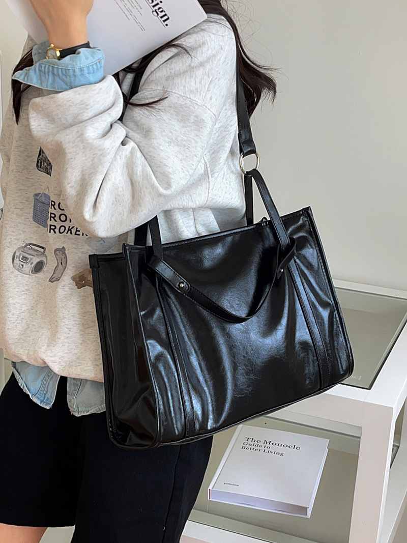 Designer Bag Minimalist Retro Texture Large Luxury Bag Capacity Commuter Bag Square Student Versatile Tote Bag Handheld Shoulder Crossbody Bag Trendy 