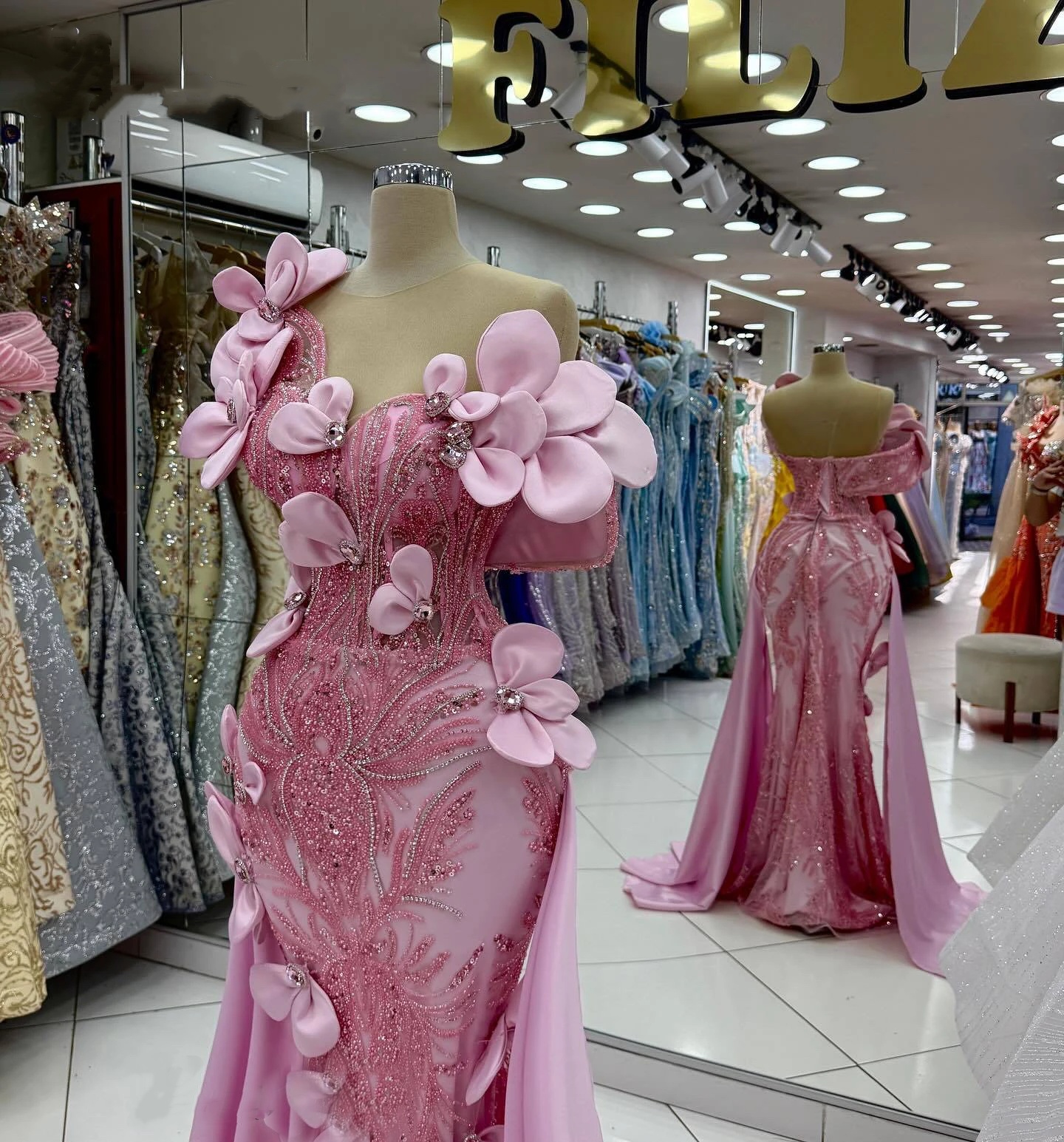 Gorgeous Evening Dresses Crystal Sequins Prom Dress Beading One Shoulder 3D Flowers Sleeveless Mermaid Party Gowns Vestidos De Noche Plus Size