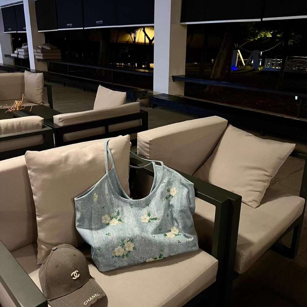 Heavy Embroidery Denim for Women 2025 Summer New Casual Versatile Large Capacity Commuter Tote Bag