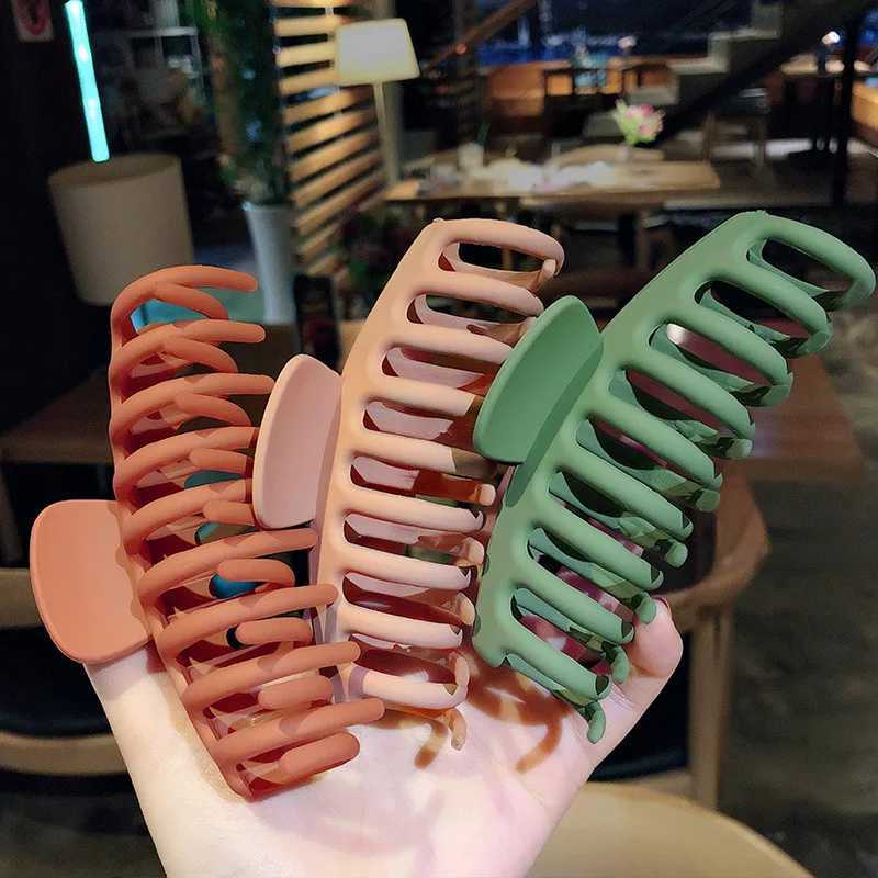 2025 Korean Solid Big Hair Claws Elegant Frosted Acrylic Hair Clips Hairpins Barrette Headwear for Women Girls Hair Accessories Z250729