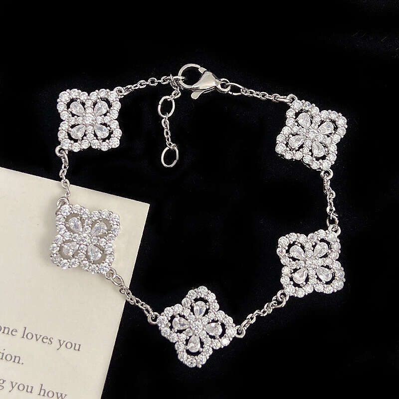 Four-Leaf Flower Full Dia Sier Hollow Micro-Paved Zircon Bracelet for Women, Designer Niche High-End Jewelry Heavy Craft Accessories