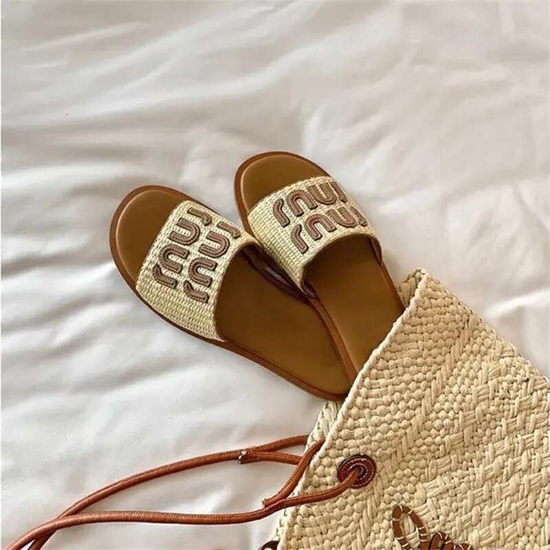 Designer free shipping 2025 new fashionable flat bottomed casual woven sandals indoor outdoor slippers for women