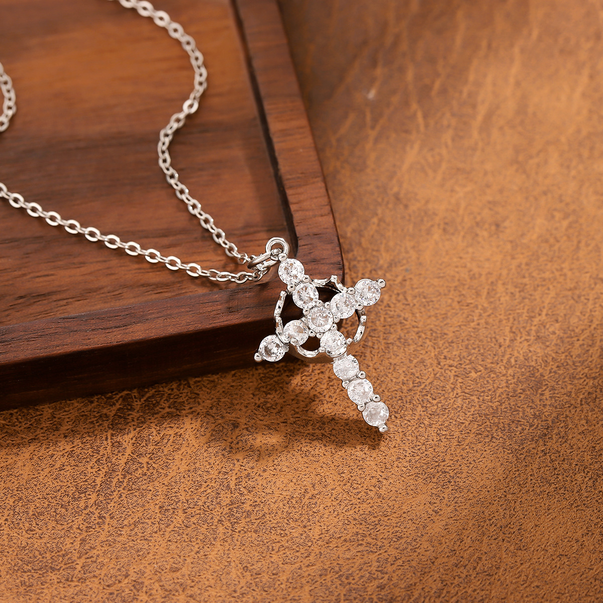 Hot Selling Dia-Studded Cross Pendant for Women, Rotatable Fashionable Versatile Light Crown Necklace Clavicle Chain Jewelry for Women