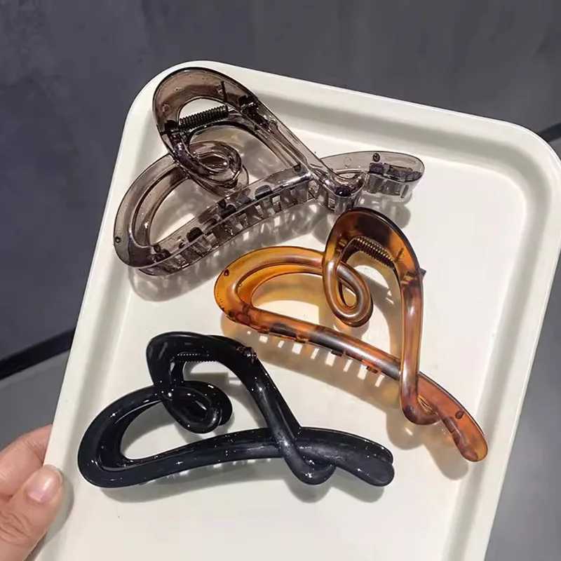 Vintage Heart Shape Plastic Hair Claw For Women Back Hair Holder Elegant Headband Hair Clips Fashion Hair Accessories Z250729