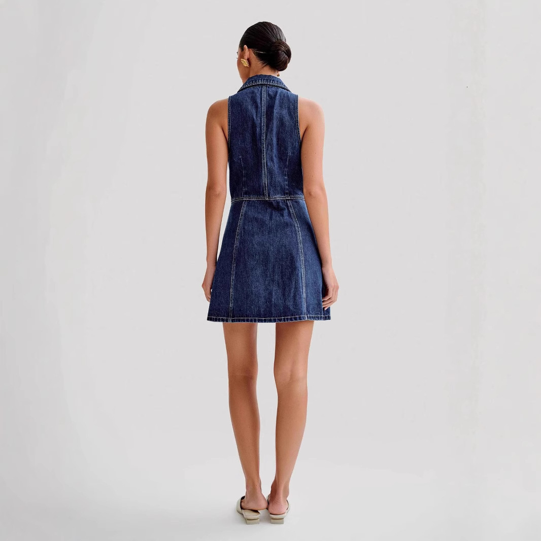 Hanging neck strap denim dress for childrens summer 2024 new tea break French style temperament slim fit long skirt