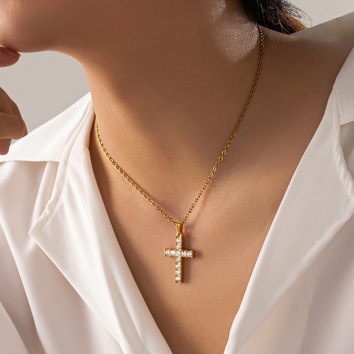 304 Stainless Inlaid Dia Necklace for Women, Titanium Steel Non-Fading Cross Pendant Clavicle Chain Jewelry for Women