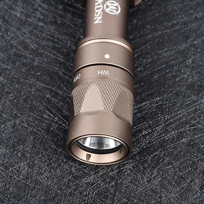 WADSN Tactical Metal M300 M300W Strobe Flashlight M600 M600W Scout Light Airsoft Hunting Weapon Light Fit 20mm Picatinny Rail XJ250728
