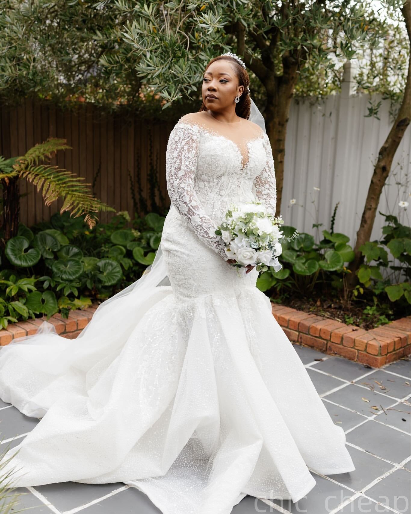 2025 Aso Ebi Plus Size White Mermaid Wedding Dress Lace Beaded Sheer Neck Beaded Vintage Sparkly Bridal Gowns Dresses ZJ0679
