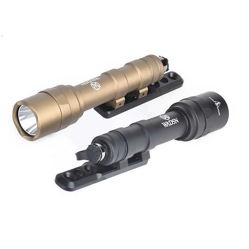 Tactical SF M600 Flashlight WADSN M600U LED Scout Light With M-LOK Keymod Offset Mounting Base Airsoft Hunting Weapon Accessory XJ250728