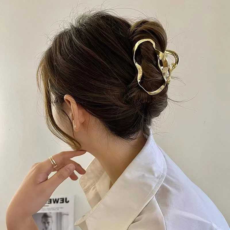 Fashion Elegant Gold Color S-shaped Metal Hairpins Hair Claw for Women Girls Korean Hair Clips Ponytail Hair Accessories Z250729