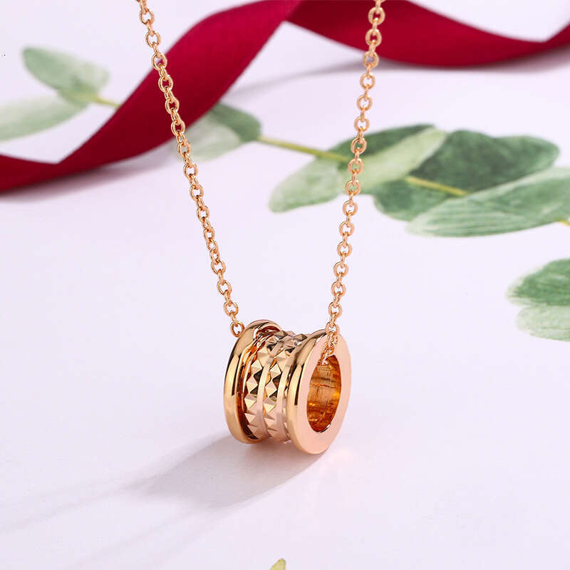 V High Edition Necklace for Women, Rose Gold Plated, High-End Light Rivet Small Waist Pendant