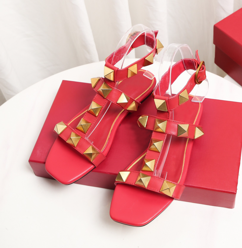 Summer Designer Women Flats Sandal Big Studs Calfskin Leathers Roman Studs metallic leather sandals ankle strap sandalies Flat heeled Slide Mule Cool Girl