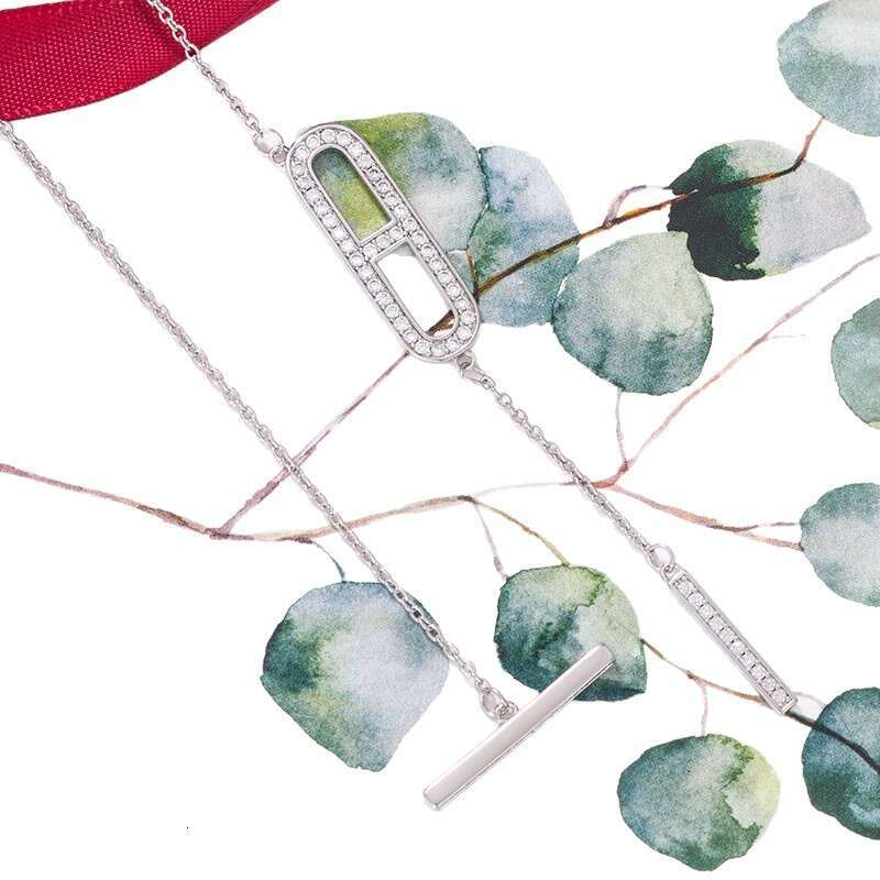 H Hollow Pig Nose Necklace Fashion V Gold Plated 8 Letter Inlaid Dia Light Tassel Pendant Clavicle Chain for Women ddmypluto