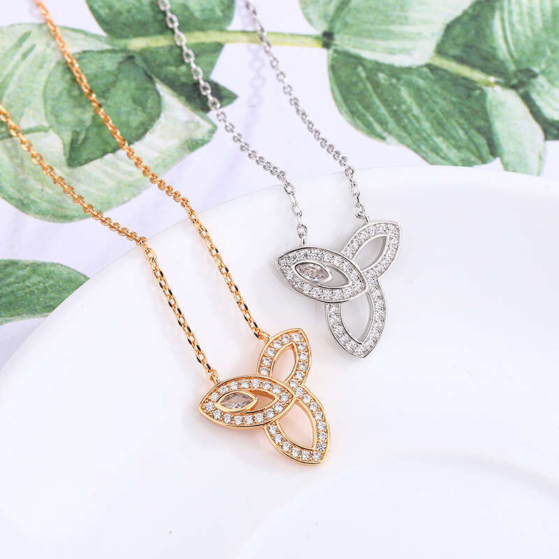 HW Full Dia Lily Bud Necklace Versatile Light Niche Simple Jewelry White Gold Collarbone Chain for Women