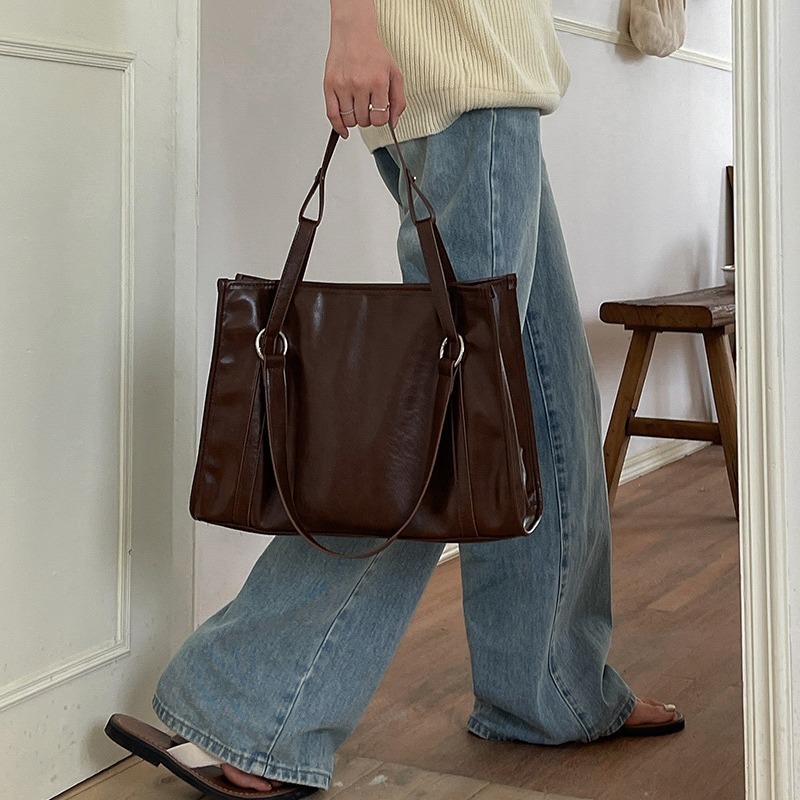 Designer Bag Minimalist Retro Texture Large Luxury Bag Capacity Commuter Bag Square Student Versatile Tote Bag Handheld Shoulder Crossbody Bag Trendy 