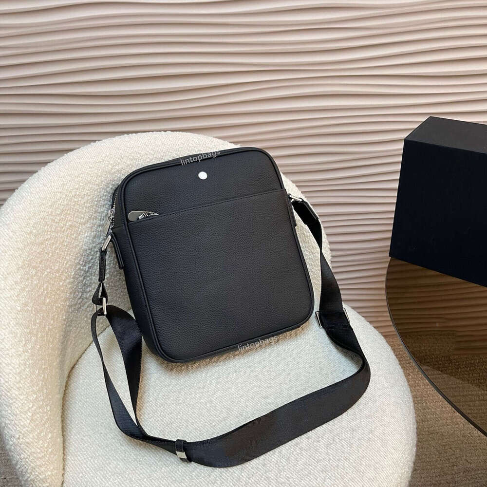 Luxury designer men's leather vintage crossbody bag men's casual shoulder bag, classic messenger bag chest bag solid color belt bag work bag travel bag outdoor bag