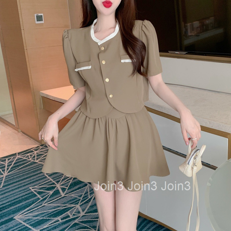 Summer New Womens Internet Celebrity Pure Desire Style Short Sleeve Top Shirt + Pleated Half Skirt Set