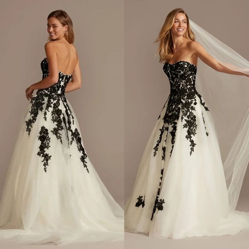 Black And Ivory A-Line Wedding Dresses Lace Applique Sweetheart Neck Sleeveless Long Tulle Bride Dress Sweep Train New Gothic Bridal Gowns