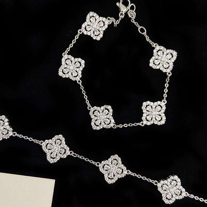 Four-Leaf Flower Full Dia Sier Hollow Micro-Paved Zircon Bracelet for Women, Designer Niche High-End Jewelry Heavy Craft Accessories